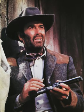 Viersen, Almanya - 13 Mayıs. 2024: Henry Fonda 'nın 1968' den itibaren Firecreek Western 'deki eski dergi fotoğrafı)