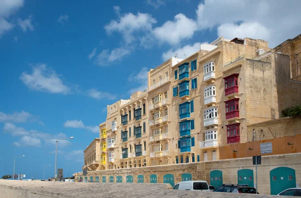 Façade Typique Maisons Résidentielles Malte Vous Pouvez Voir Les Fenêtres — Photo