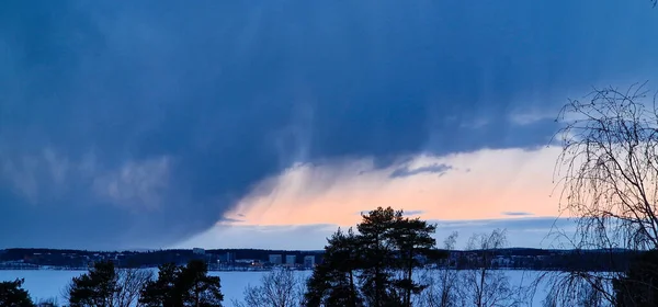 Снежные Тучи Над Озером Тампере Финляндия Начале Марта 2023 Года — стоковое фото