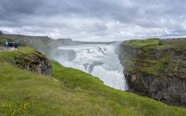 Tourists Gullfoss Waterfall Hvita River Golden Circle Iceland Imagen de stock