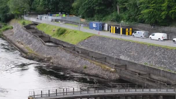 Pitlochry Scotland July 25Th 2023 View River Tummel Pitlochry Dam — Stock Video