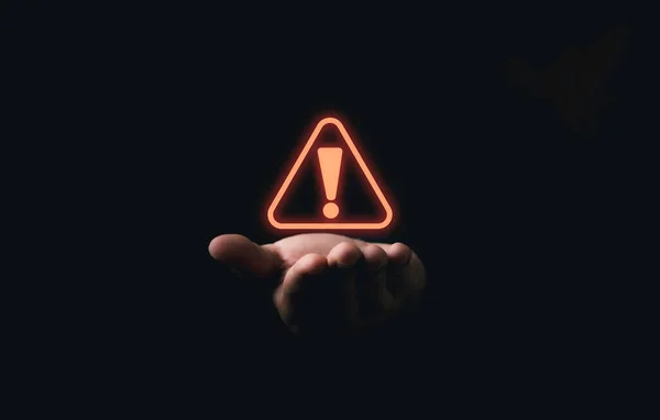 Rode Driehoek Waarschuwingsbord Bij Hand Voor Onderhoud Melding Fout Risico — Stockfoto