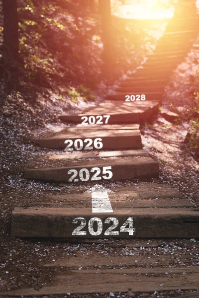 2024 2025 2026 Año Escalera Cima Colina Para Avanzar Preparación — Foto de Stock