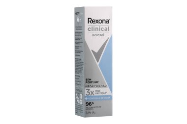 Kokusuz aerosol karşıtlığı, Rexona Kliniği, 96 saat, 150 ml, ambalaj, beyaz arka planda izole edilmiş.