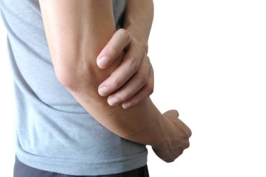 Erkekler dirseklerini tutmak için ellerini kullanır ve dirseklerinde ağrı vardı. Acı verici Sağlık ve Tıbbi Konseptler