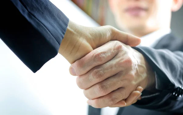 Händchenhalten Mit Geschäftspartnern Geschäftspartnern Vertrauen Beziehungen Zukünftige Geschäfts Und Investitionsziele — Stockfoto