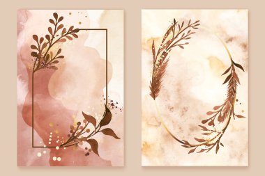 Yapraklı, bitkisel ve geometrik çerçeveli kompozisyonlar. Altın, bej, soluk renk tasarım elementleri. Şık bir hediye kartı, düğün, davetiye, tatil kartı tasarımı. Mermer dokusu.