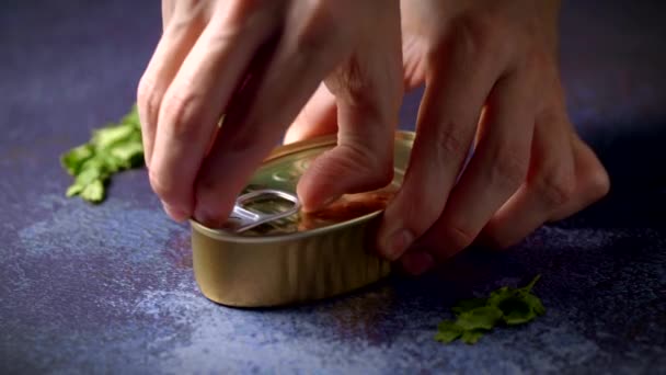 Hands Opening Can Clams Dark Blue Table Parsley Ready Eat — Vídeo de Stock