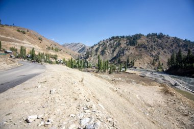 Dawar, Jammu ve Kaşmir 'in Bandipora ilçesine bağlı Gurez Tehsil ilçesine bağlı bir köydür.