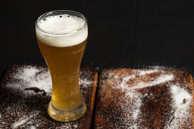 Taze serinletilmiş bira, tazeliğini ve ideal sıcaklığını koruyan doğrudan fıçı veya fıçıdan servis edilen biraya verilen isimdir..