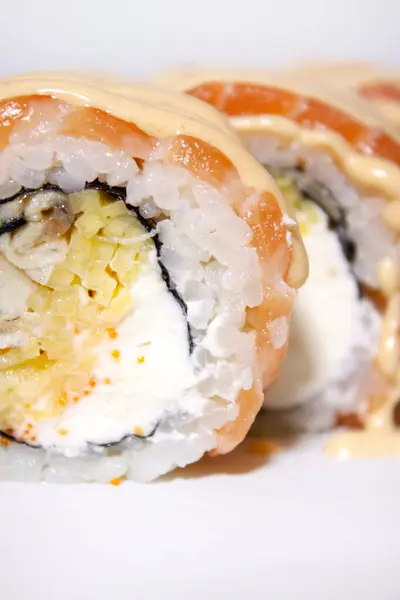 Salmón Mango Anguila Sushi Roll —  Fotos de Stock