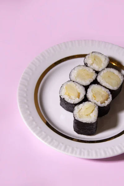 Łosoś Mango Węgorz Sushi Roll — Zdjęcie stockowe
