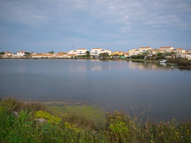 Güney Fransa 'daki Frontignan gölünün ürkütücü manzarası.