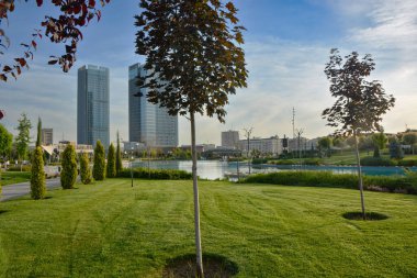 Taşkent, Özbekistan - 5 Mayıs 2023: Orta Asya. Taşkent şehri, Hilton Oteli 'nin yakınında bir yer. Yürüyüş sokağı.