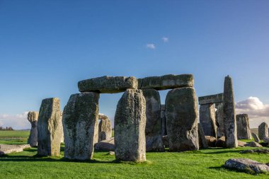 Stonehenge, Salisbury yakınlarında tarihi bir taş anıt. Stonehenge, İngiltere 'de bir UNESCO Dünya Mirası Alanıdır..