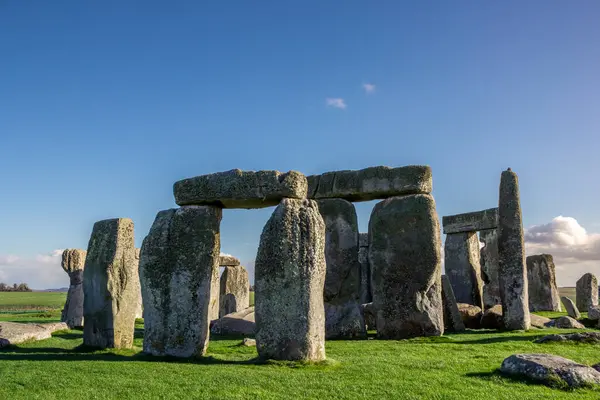 Stonehenge, Salisbury yakınlarında tarihi bir taş anıt. Stonehenge, İngiltere 'de bir UNESCO Dünya Mirası Alanıdır..