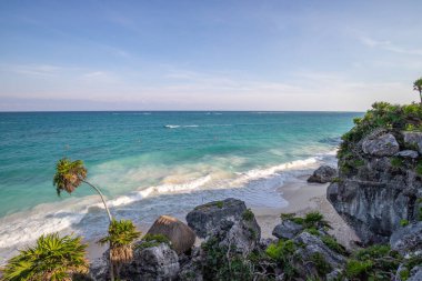Tulum, Karayip Denizi 'ndeki kayalıklardaki harabeler, Quintana Roo, Meksika