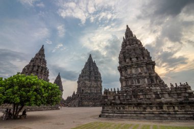 Prambanan, Orta Java, Yogyakarta, Endonezya 'daki antik Hindu tapınakları kompleksi.