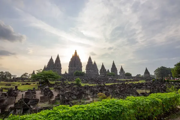 Prambanan, Orta Java, Yogyakarta, Endonezya 'daki antik Hindu tapınakları kompleksi.