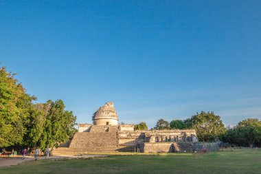 Chichen Itza arkeolojik alanı, Maya gözlemevi içinde sarmal bir merdiven var, Yucatan, Meksika