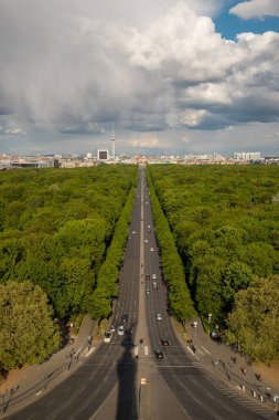 Şehrin Berlin, Almanya 'daki Zafer Sütunu' ndan (Siegessaeule) görünüşü