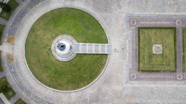 Berlin, Almanya 'daki Treptower Parkı' ndaki Sovyet Savaş Anıtı 'nın hava görüntüsü