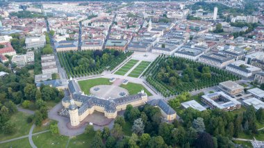 Almanya 'daki Karlsruhe Sarayı' nın havadan görünüşü