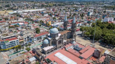 Meksika, Tlaxcala 'daki Meryem Ana Bazilikası' nın havadan görünüşü.