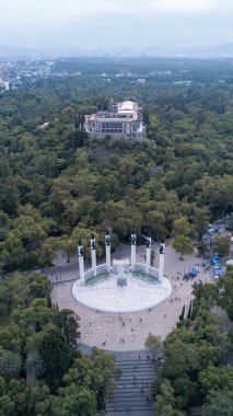 Sunağın Meksika 'daki Vatan ve Chapultepec Şatosu' ndaki havadan görüntüsü.