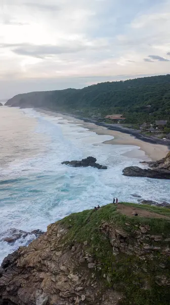 Punta Cometa 'nın hava manzarası, Oaxaca, Meksika' nın en güney noktası.