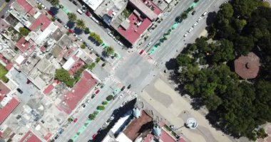 Tlaxcala, Meksika 'daki Meryem Ana Bazilikası üzerinde insansız hava aracı uçuşu.