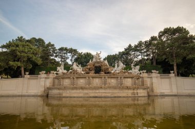 Avusturya, Viyana 'daki Schonbrunn Sarayı Parkı' nda Neptün Çeşmesi