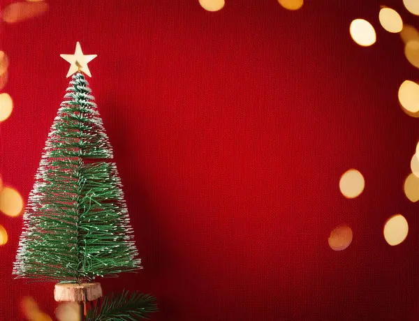 Noel arkaplanı Xmas ağacı ve ışıltılı bokeh ışıkları açık 