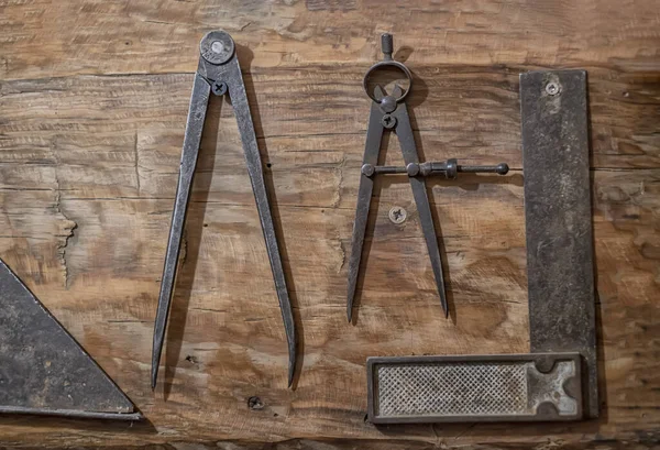 Antique Tools Carpenter Wood Antique Compass Trace Square Wood Edging — Stock Photo, Image