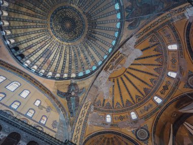 Ayasofya 'nın merkez kubbesi camiye dönüştürüldü, Santa Sofia' da tavanlar ve mahzenler boyandı, turuncu ve mavi, İstanbul, Türkiye, yatay