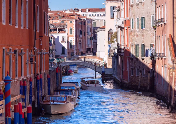 Fassaden Alter Traditioneller Mittelalterlicher Häuser Entlang Des Kanals Venedig Italien — Stockfoto