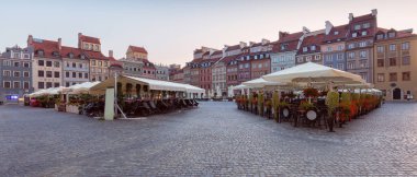 View of the old market square with colorful facades of old houses at dawn. Warsaw. Poland.