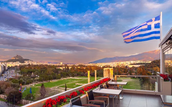 Bandera Nacional Griega Ondea Contra Cielo Azul Atenas Atardecer —  Fotos de Stock