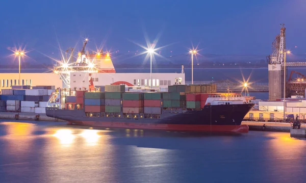 Nagy Konténerszállító Hajó Konténerekkel Cadiz Teherkikötőjében Spanyolországba Andalúzia — Stock Fotó