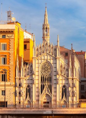 Sabahın erken saatlerinde Prati 'de İsa' nın Kutsal Kalbi 'nin güzel desenli kilisesi. Roma. İtalya.