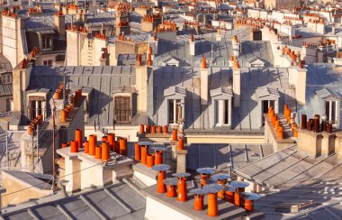 Güneşli bir sabahta Paris 'in manzarası. Fransa.