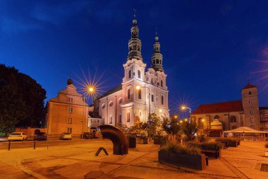 Barok Franciszek Serafitzky Kilisesi şafak vakti Poznan, Polonya 'da