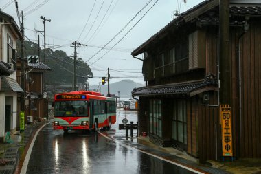 Kyoto Japonya - 30 Kasım 2017: Ine Kayıkhanesi, hala balıkçılık yaşam tarzını sürdüren geleneksel bir balıkçı köyü, sessiz, huzurlu ve güzeldir..