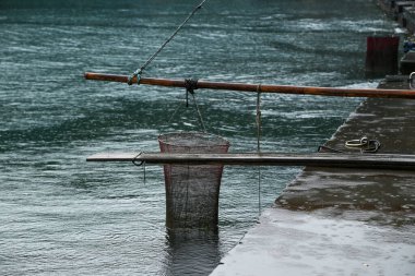 Kyoto Japonya - 30 Kasım 2017: Ine Kayıkhanesi, hala balıkçılık yaşam tarzını sürdüren geleneksel bir balıkçı köyü, sessiz, huzurlu ve güzeldir..