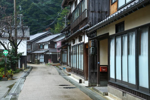 Kyoto Japonya - 30 Kasım 2017: Ine Kayıkhanesi, hala balıkçılık yaşam tarzını sürdüren geleneksel bir balıkçı köyü, sessiz, huzurlu ve güzeldir..