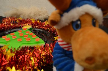 Çam ağacı şeklinde güzel bir Noel jölesi