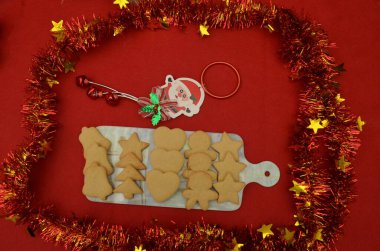 Noel kutlaması için güzel el yapımı kurabiyeler.