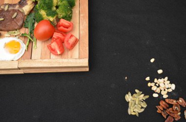 Özel ketojenik diyet tabanlı yemek