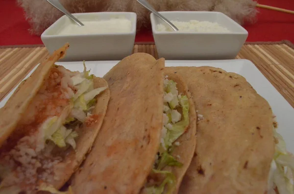 Renkli Ev Yapımı Geleneksel Meksika Quesadilla