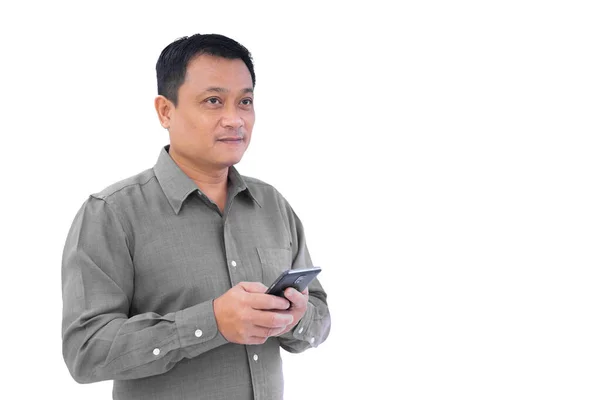 Vuxen Asiatisk Företag Medelålders Man Håller Smartphone Mobiltelefon Handen Isolerad — Stockfoto